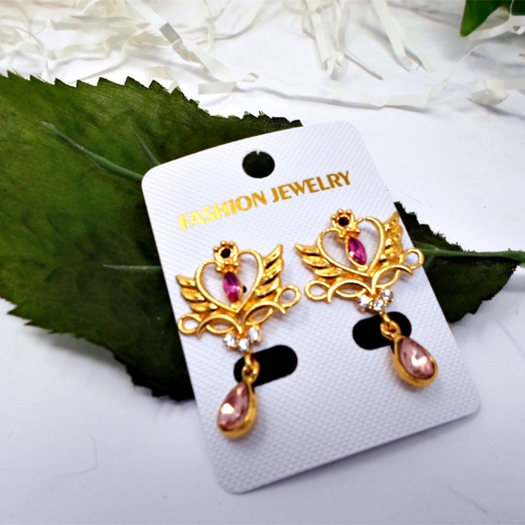 Sailor Moon Crystal Pink Teardrop Earrings - Picture 4 of 4